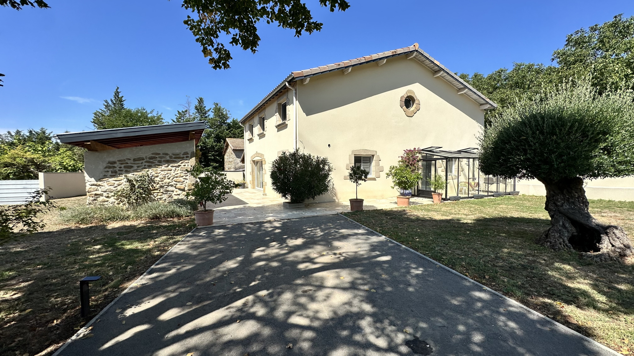 Meymans - Maison de 240 m2 - 2 011 m2 de Terrain